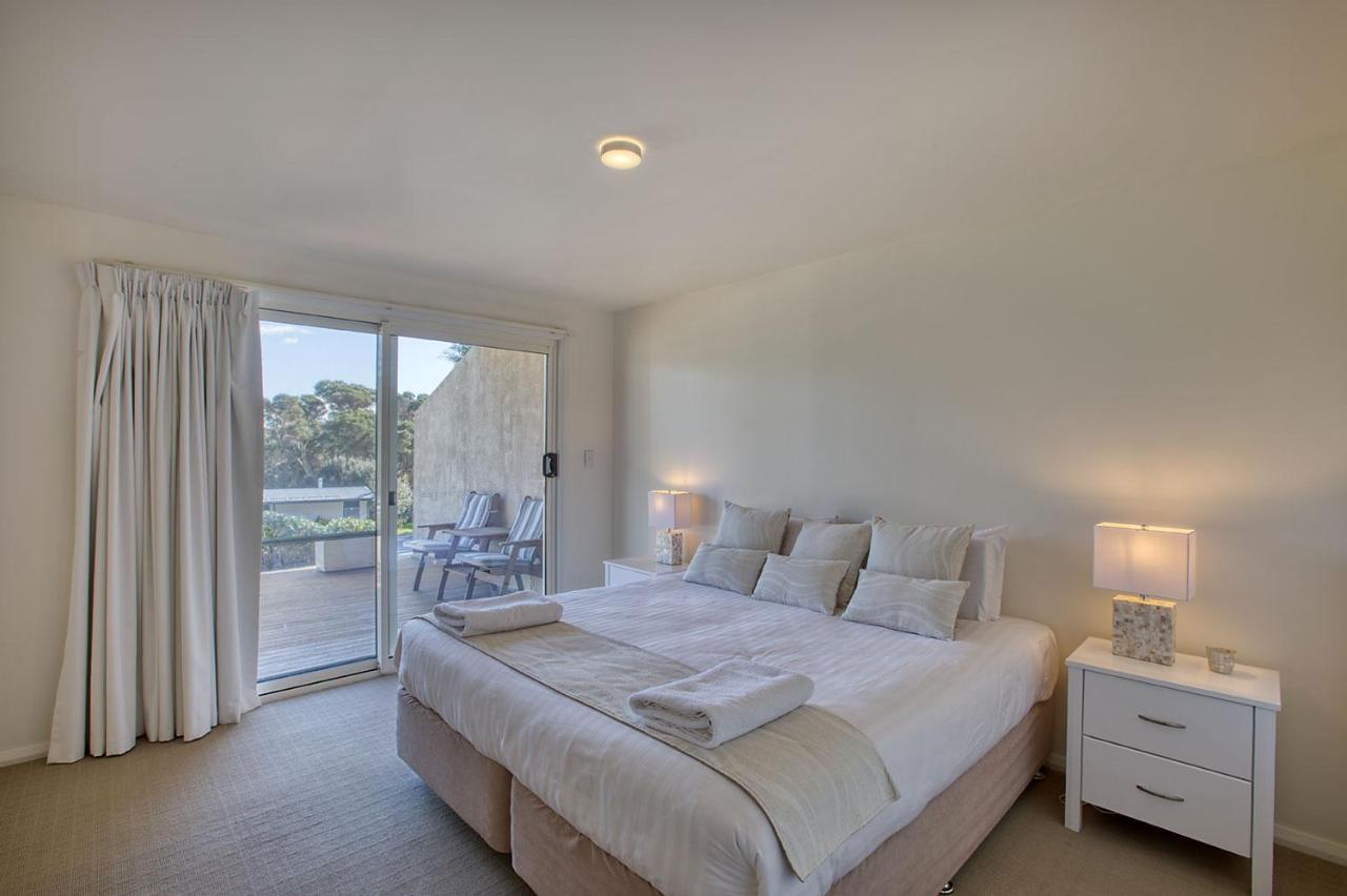 Quarterdeck Apartment Binalong Bay Eksteriør billede