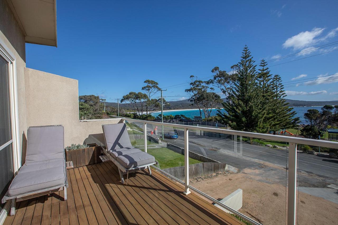 Quarterdeck Apartment Binalong Bay Eksteriør billede