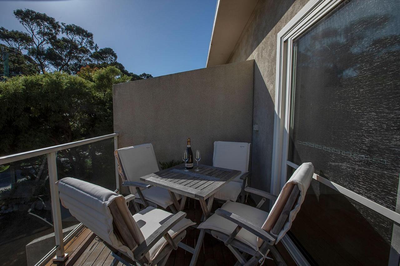 Quarterdeck Apartment Binalong Bay Eksteriør billede