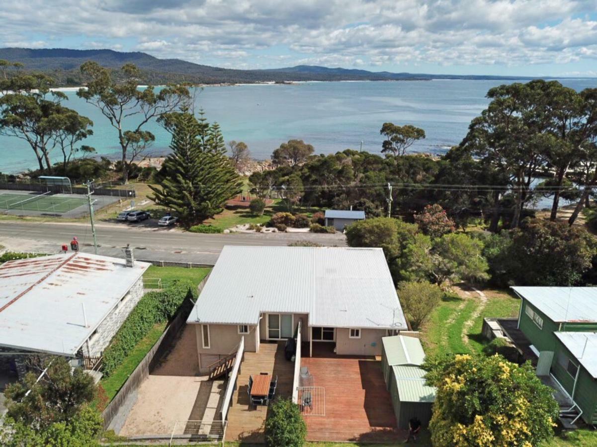 Quarterdeck Apartment Binalong Bay Eksteriør billede